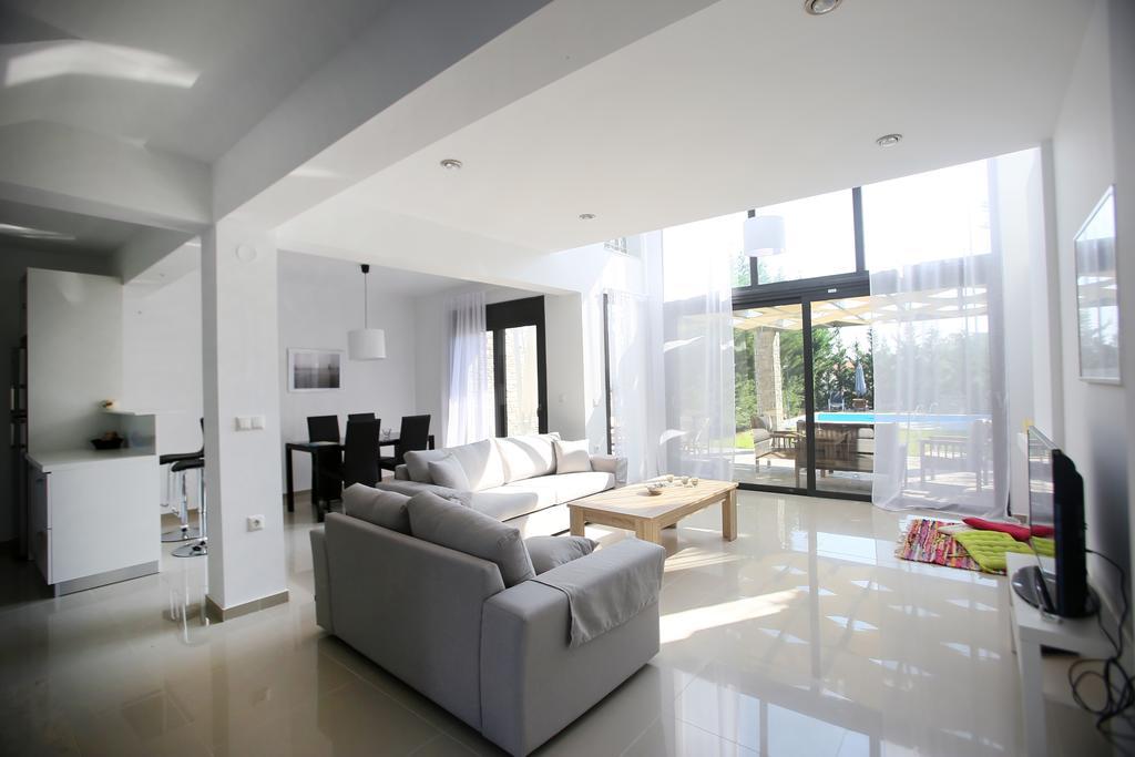 Sunny Sani Luxury Villas Camera foto
